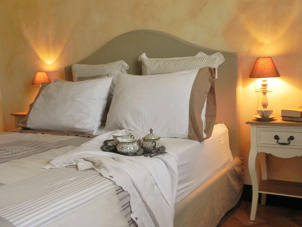 Agriturismo Sugheretello Semproniano Habitación foto