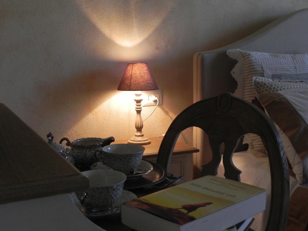 Agriturismo Sugheretello Semproniano Habitación foto